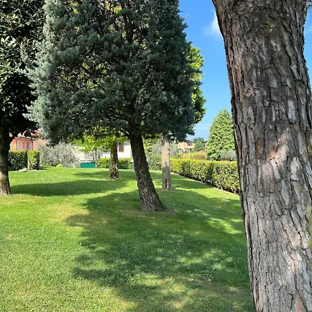 شقة - With Lakefront Pool