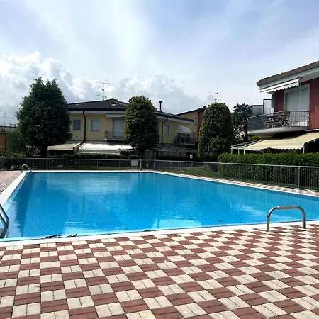 - With Lakefront Pool * Сирмионе