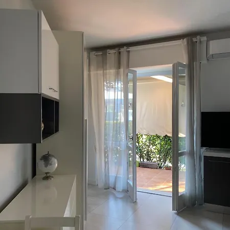 Appartement - With Lakefront Pool